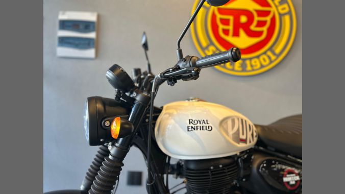 01 Royal Enfield Hunter 350 - 2025 2026
