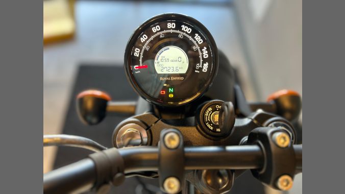 04 Royal Enfield Hunter 350 - 2025 2026